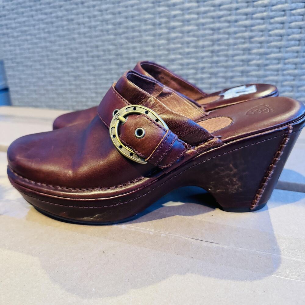 Ariat Leather Clog Mule Heels Buckle Strap Womens 8B Brown Western Style 22231